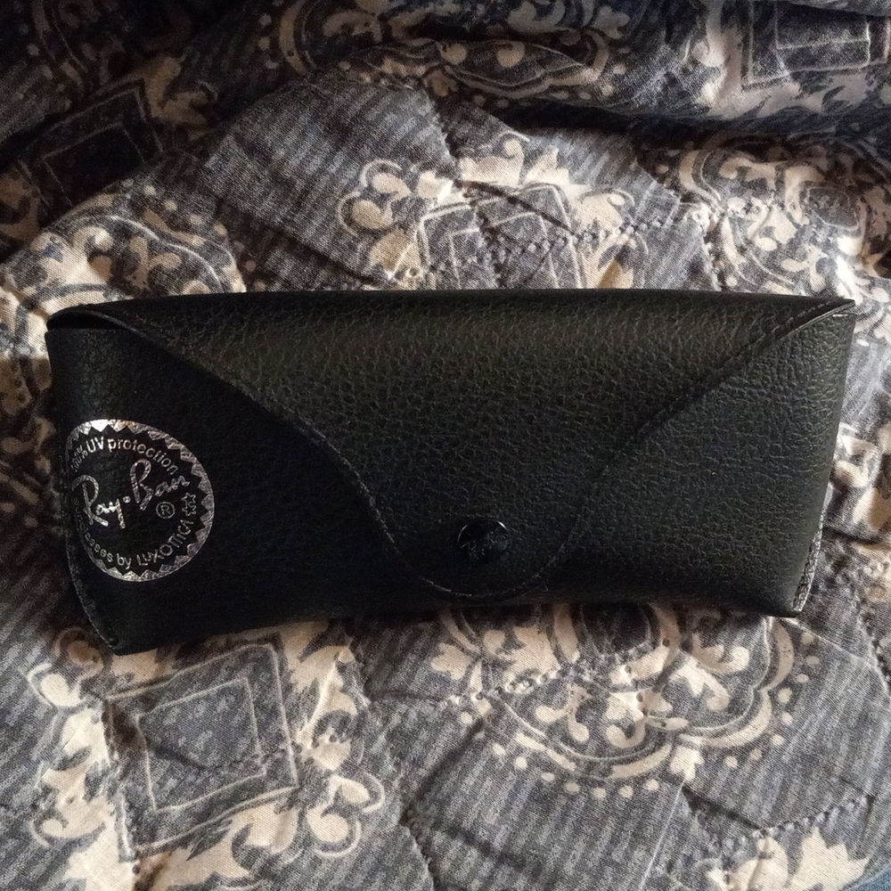 Ray Ban sunglasses case/Black